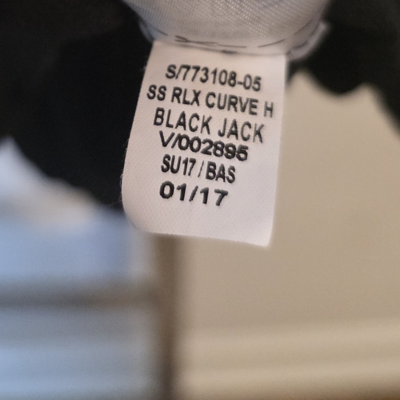 ⭐️40% Off⭐️ Old Navy Relaxed Curve Hem Deep Round Neck T-shirt in Black Jack - Picture 5 of 5